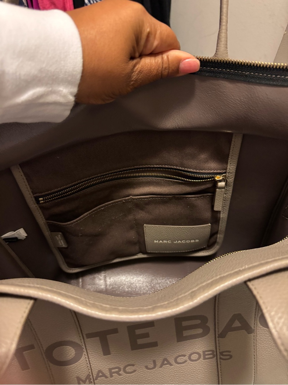 Marc Jacobs Gray 'The Tote Bag' Leather Tote - Picture 7 of 16